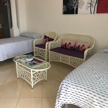 Rruga Haziz Xhyherri * Vlorë